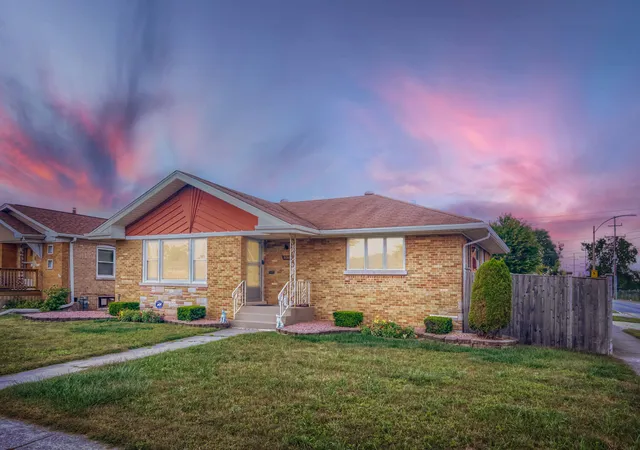 Photo 1 of Single family home for sale at 9100 S Central Park Ave, Evergreen Park, IL 60805 | MLS# 12763404 | Listing updated on 2026-09-25