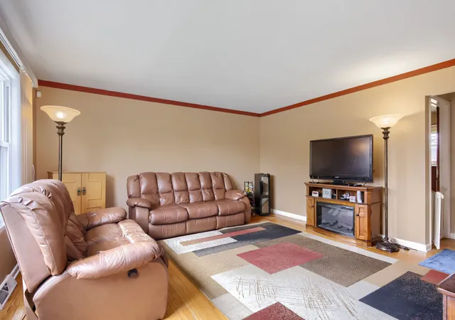 Photo 3 of Single family home for sale at 9100 S Central Park Ave, Evergreen Park, IL 60805 | MLS# 12763404 | Listing updated on 2026-09-25