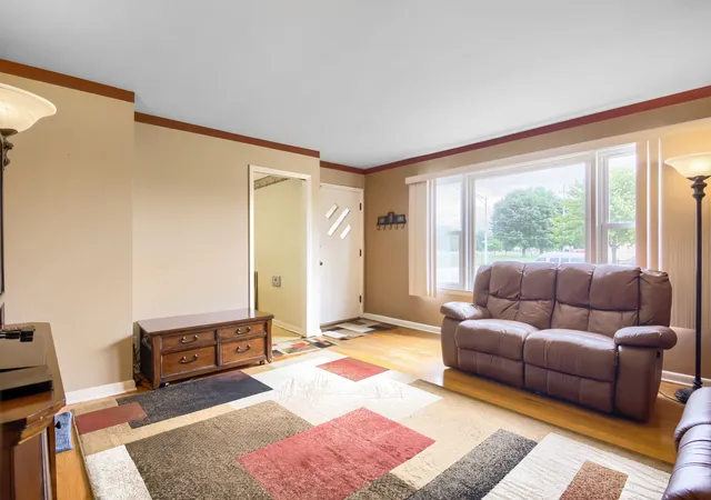 Photo 3 of Single family home for sale at 9100 S Central Park Ave, Evergreen Park, IL 60805 | MLS# 12763404 | Listing updated on 2026-09-25