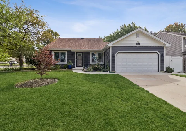 Photo 1 of Single family home for sale at 771 Covington Cir, Crystal Lake, IL 60014 | MLS# 12763406 | Listing updated on 2026-10-01