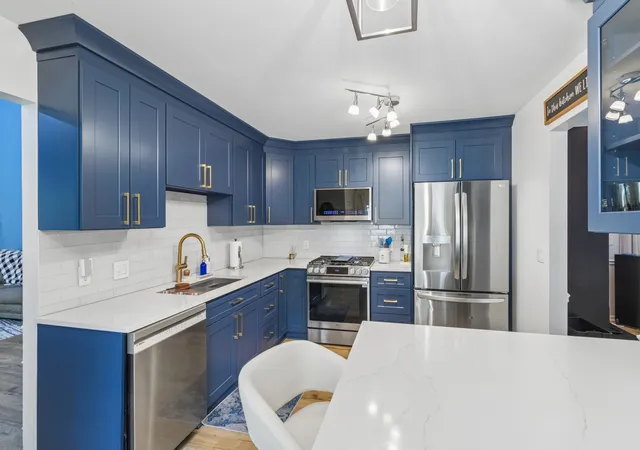 Photo 2 of Single family home for sale at 771 Covington Cir, Crystal Lake, IL 60014 | MLS# 12763406 | Listing updated on 2026-10-01