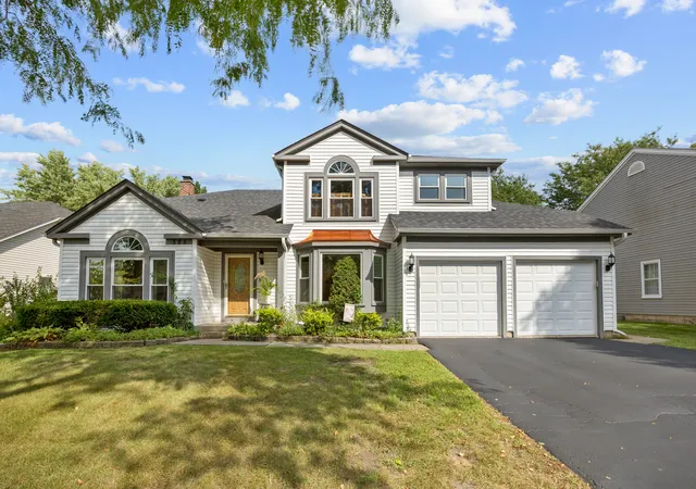 Photo 2 of Single family home for sale at 565 Rutgers Ln, Elk Grove Village, IL 60007 | MLS# 12763473 | Listing updated on 2026-09-24