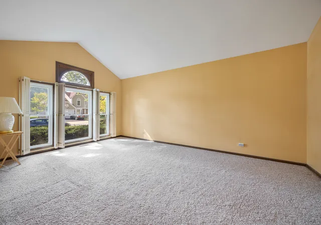 Photo 4 of Single family home for sale at 565 Rutgers Ln, Elk Grove Village, IL 60007 | MLS# 12763473 | Listing updated on 2026-09-24