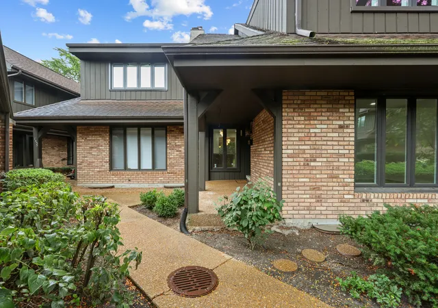 Photo 1 of Townhouse for sale at 1935 Mission Hills Ln, Northbrook, IL 60062 | MLS# 12763486 | Listing updated on 2026-09-24