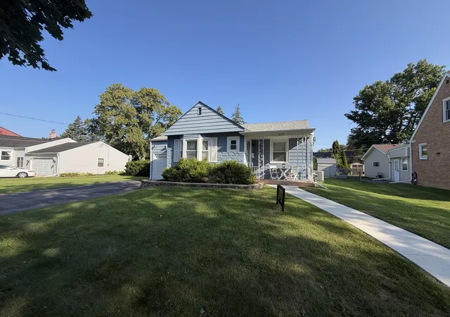 Photo 1 of Single family home for sale at 210 E Madison St, Lombard, IL 60148 | MLS# 12763521 | Listing updated on 2026-09-22