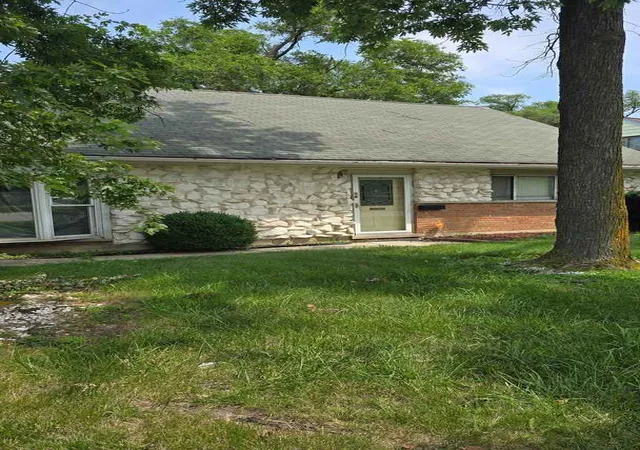Photo 2 of Single family home for sale at 58 Sauk Trl, Park Forest, IL 60466 | MLS# 12763550 | Listing updated on 2026-09-18