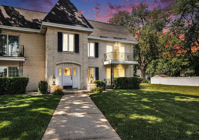 Photo 2 of Sale Pending at 2305 Martha St #D2, Highland, IN 46322 | MLS# 834591 | Listing updated on 2026-09-22
