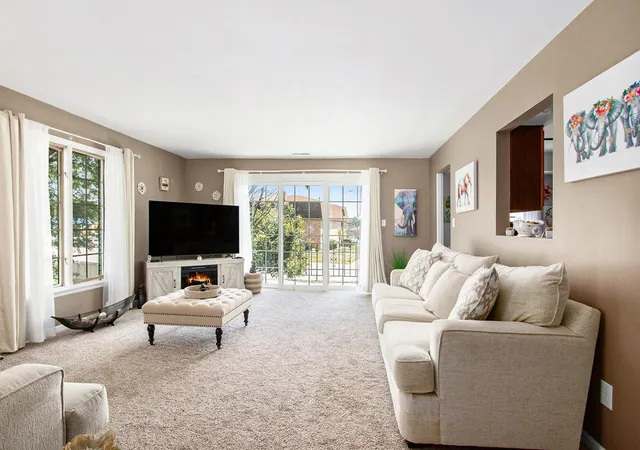 Photo 4 of Sale Pending at 2305 Martha St #D2, Highland, IN 46322 | MLS# 834591 | Listing updated on 2026-09-22