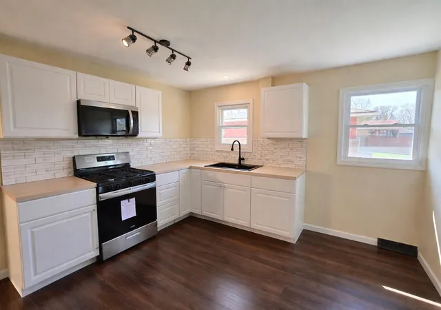 Photo 4 of Single family home for sale at 5768 Roosevelt Pl, Merrillville, IN 46410 | MLS# 836269 | Listing updated on 2026-09-18