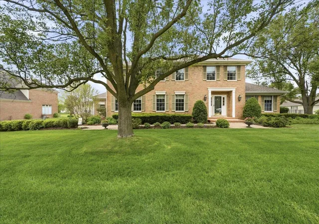Photo 2 of Sale Pending at 10204 Devonshire Ln, Munster, IN 46321 | MLS# 838853 | Listing updated on 2026-09-16