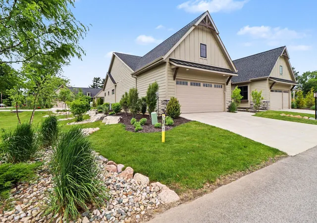 Photo 2 of Multi family home for sale at 1905 E Woodglen Cir, Valparaiso, IN 46383 | MLS# 839246 | Listing updated on 2026-09-17