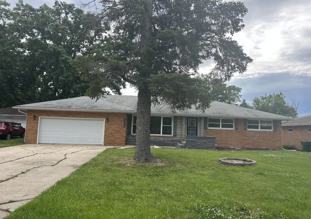 Photo 1 of Single family home for sale at 5429 Dexter Dr, Merrillville, IN 46410 | MLS# 839948 | Listing updated on 2026-09-18