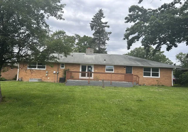 Photo 3 of Single family home for sale at 5429 Dexter Dr, Merrillville, IN 46410 | MLS# 839948 | Listing updated on 2026-09-18