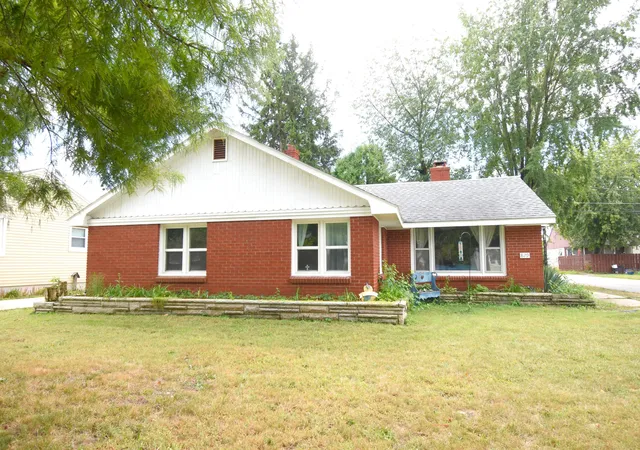 Photo 3 of Single family home for sale at 829 W Washington St, Rensselaer, IN 47978 | MLS# 840490 | Listing updated on 2026-09-16
