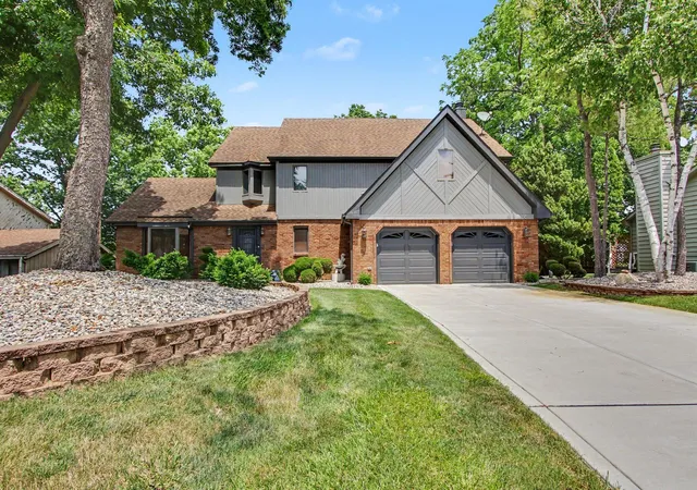 Photo 1 of Single family home for sale at 461 Amhurst Rd, Valparaiso, IN 46385 | MLS# 840524 | Listing updated on 2026-09-17