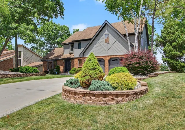 Photo 2 of Single family home for sale at 461 Amhurst Rd, Valparaiso, IN 46385 | MLS# 840524 | Listing updated on 2026-09-17