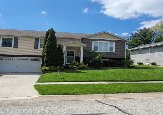 Photo 2 of Single family home for sale at 3203 Parker Dr, Valparaiso, IN 46383 | MLS# 840664 | Listing updated on 2026-09-17