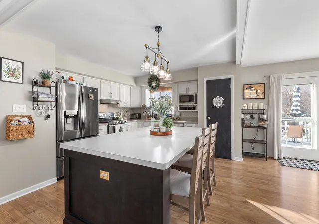 Photo 4 of Single family home for sale at 3203 Parker Dr, Valparaiso, IN 46383 | MLS# 840664 | Listing updated on 2026-09-17