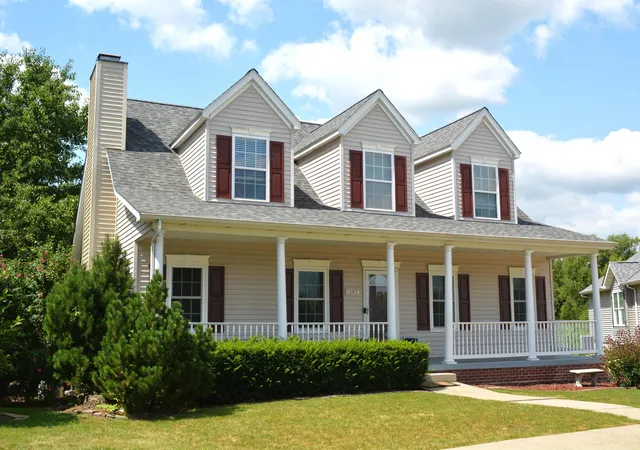 Photo 1 of Single family home for sale at 597 O'hagan Dr, Crown Point, IN 46307 | MLS# 841006 | Listing updated on 2026-09-17