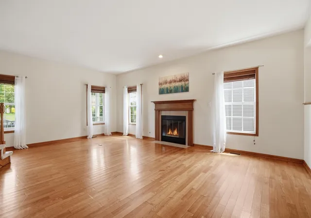 Photo 3 of Single family home for sale at 597 O'hagan Dr, Crown Point, IN 46307 | MLS# 841006 | Listing updated on 2026-09-17