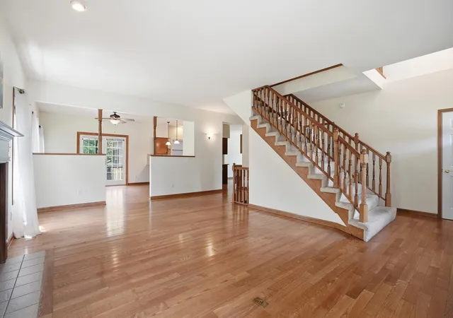 Photo 4 of Single family home for sale at 597 O'hagan Dr, Crown Point, IN 46307 | MLS# 841006 | Listing updated on 2026-09-17
