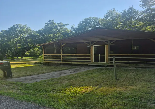 Photo 3 of Sale Pending at 7928 N Grapevine Ln, New Carlisle, IN 46552 | MLS# 842180 | Listing updated on 2026-09-16