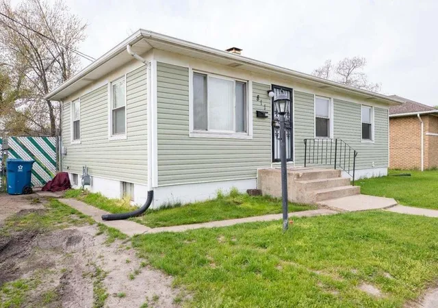 Photo 3 of Single family home for sale at 811 E 15th Avenue, Gary, IN 46407 | MLS# 844839 | Listing updated on 2026-09-17