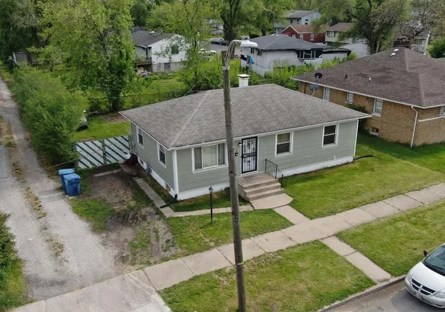 Photo 3 of Single family home for sale at 811 E 15th Avenue, Gary, IN 46407 | MLS# 844839 | Listing updated on 2026-09-17