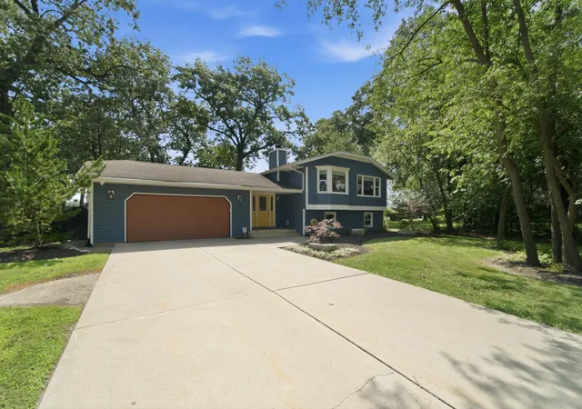 Photo 1 of Single family home for sale at 235 N True St, Griffith, IN 46319 | MLS# 842827 | Listing updated on 2026-09-16