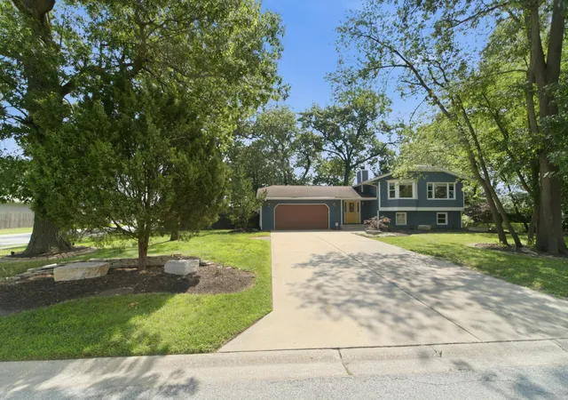 Photo 2 of Single family home for sale at 235 N True St, Griffith, IN 46319 | MLS# 842827 | Listing updated on 2026-09-16