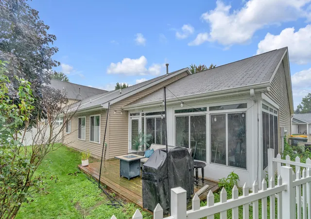 Photo 3 of Single family home for sale at 1557 Byfield Pkwy, Valparaiso, IN 46385 | MLS# 843294 | Listing updated on 2026-09-16