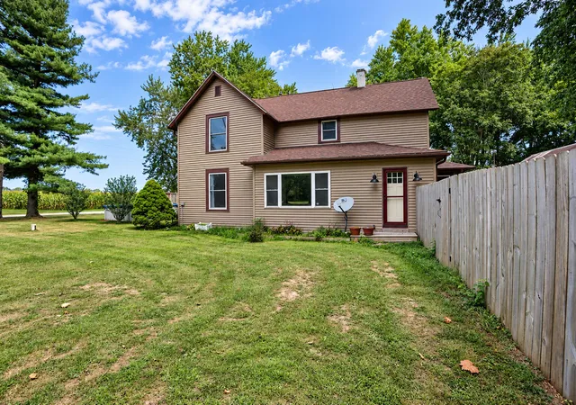 Photo 2 of Single family home for sale at 403 E 300 South, Valparaiso, IN 46383 | MLS# 843345 | Listing updated on 2026-09-17