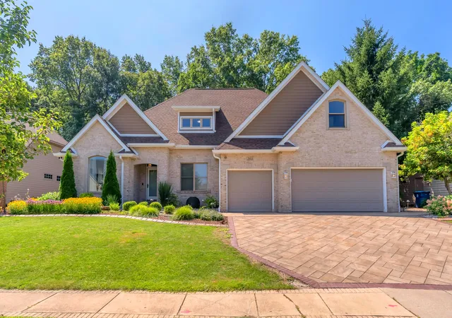 Photo 1 of Single family home for sale at 284 Muirfield Dr, Valparaiso, IN 46385 | MLS# 843386 | Listing updated on 2026-09-17