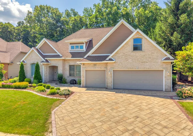 Photo 3 of Single family home for sale at 284 Muirfield Dr, Valparaiso, IN 46385 | MLS# 843386 | Listing updated on 2026-09-17
