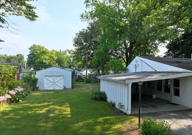 Photo 3 of Single family home for sale at 438 W Jefferson St, Winamac, IN 46996 | MLS# 843577 | Listing updated on 2026-10-06