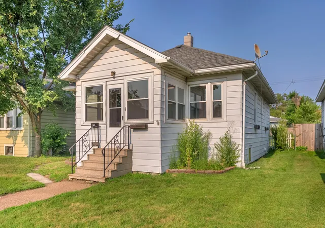 Photo 2 of Single family home for sale at 6425 Van Buren Ave, Hammond, IN 46324 | MLS# 844262 | Listing updated on 2026-09-24
