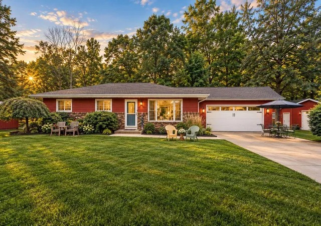 Photo 1 of Single family home for sale at 559 N 450 East, Valparaiso, IN 46383 | MLS# 845506 | Listing updated on 2026-09-17