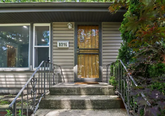 Photo 3 of Single family home for sale at 8316 Columbia Ave, Munster, IN 46321 | MLS# 844329 | Listing updated on 2026-10-06