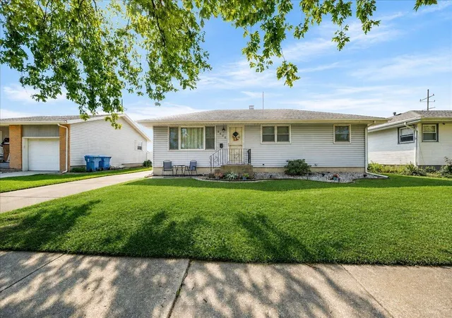 Photo 2 of Single family home for sale at 8030 North Dr, Highland, IN 46322 | MLS# 844372 | Listing updated on 2026-09-21