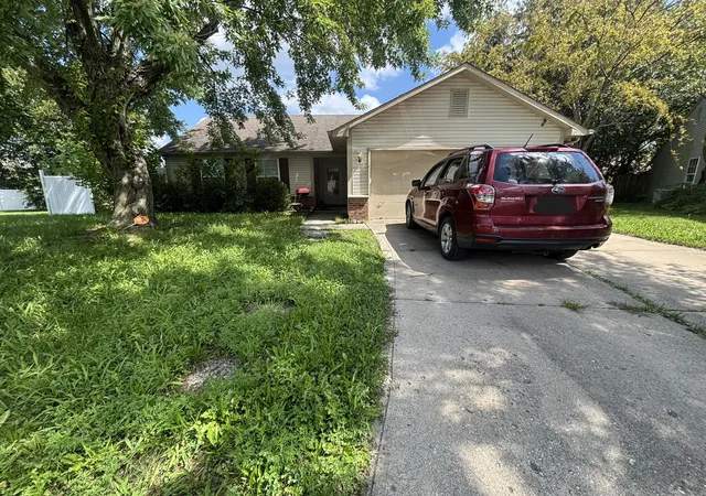 Single family home for sale at 4316 Arlington Cir, Indianapolis, IN 46237 | MLS# 844579