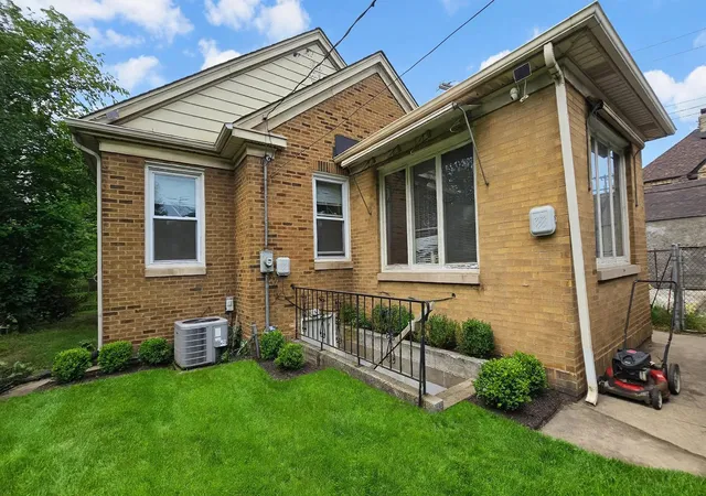 Photo 3 of Single family home for sale at 715 Garfield St, Gary, IN 46404 | MLS# 844876 | Listing updated on 2026-09-28