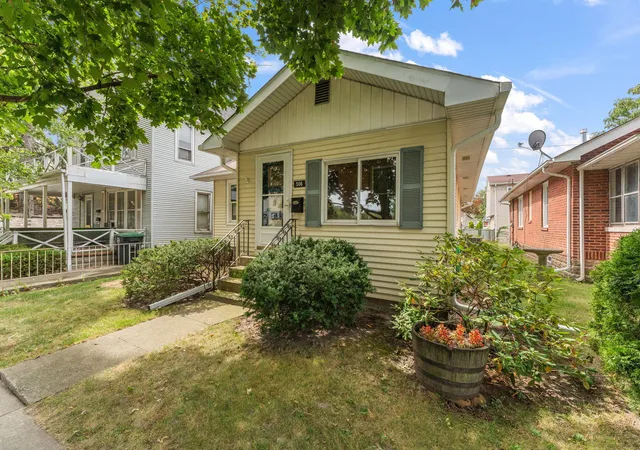 Photo 3 of Single family home for sale at 506 Main St, Hobart, IN 46342 | MLS# 845239 | Listing updated on 2026-09-24