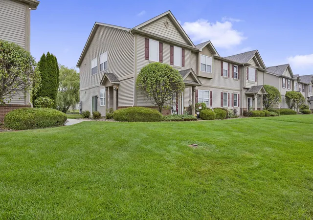 Photo 2 of Condo for sale at 1254 Primrose Ln, Schererville, IN 46375 | MLS# 845215 | Listing updated on 2026-10-07