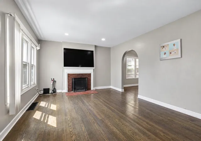 Photo 3 of Single family home for sale at 4324 Ivy St, East Chicago, IN 46312 | MLS# 845329 | Listing updated on 2026-09-15