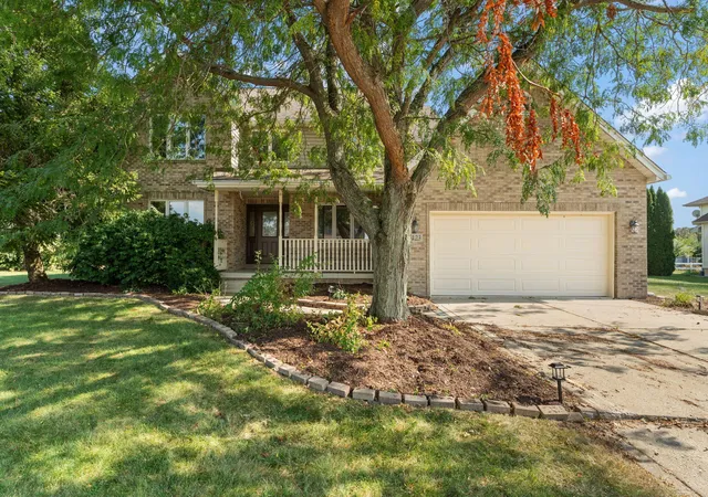 Photo 1 of Single family home for sale at 7423 E 106th Avenue, Crown Point, IN 46307 | MLS# 845406 | Listing updated on 2026-09-16