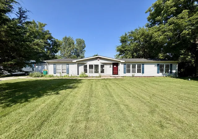 Photo 1 of Single family home for sale at 6036 Vermont St, Merrillville, IN 46410 | MLS# 845322 | Listing updated on 2026-09-16