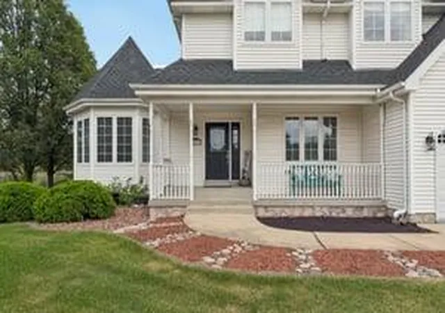 Photo 3 of Single family home for sale at 8445 Jennifer Ct, Saint John, IN 46373 | MLS# 845417 | Listing updated on 2026-09-25