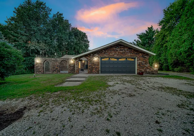 Photo 1 of Single family home for sale at 435 W 300 South, Valparaiso, IN 46385 | MLS# 845393 | Listing updated on 2026-09-16