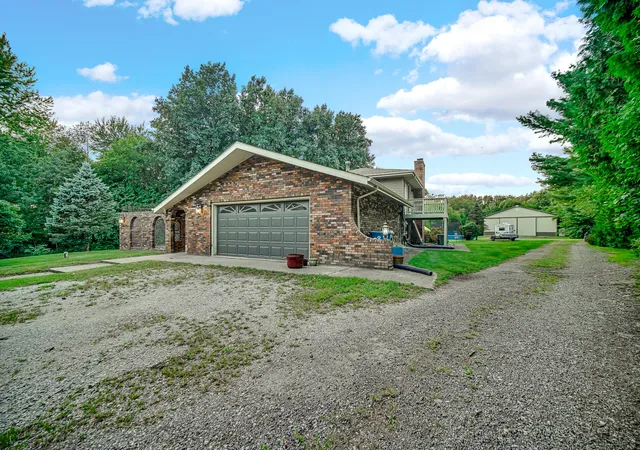 Photo 3 of Single family home for sale at 435 W 300 South, Valparaiso, IN 46385 | MLS# 845393 | Listing updated on 2026-09-16
