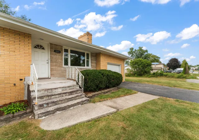 Photo 2 of Single family home for sale at 5600 Grant St, Merrillville, IN 46410 | MLS# 845530 | Listing updated on 2026-09-18